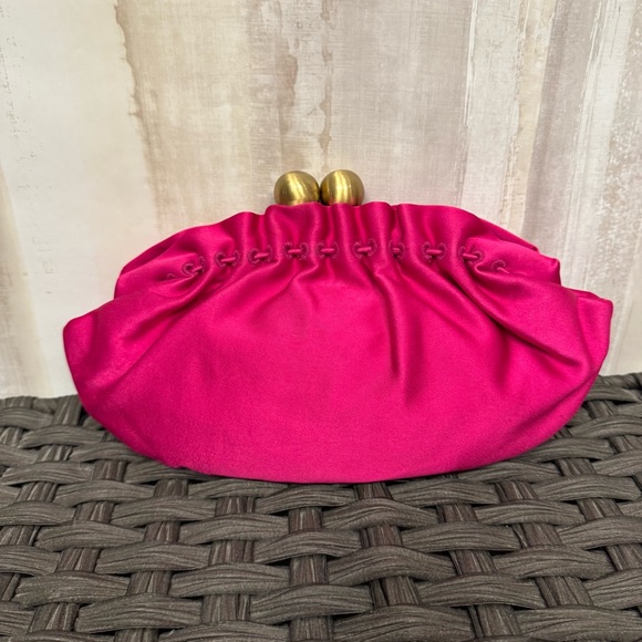 Santi Elegant Pink Satin Kiss-lock Clutch - Picture 2 of 3